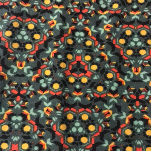 LuLaRoe Tall & Curvy leggings NWT - Picture 2 of 6